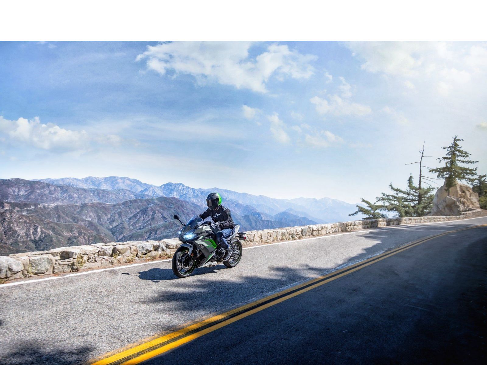 Мотоцикл KAWASAKI NINJA 650 - Pearl Robotic White/Metallic Carbon Gray '2024